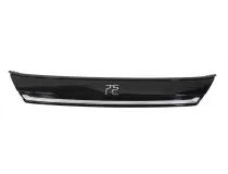 Logo decoration on the upper part of the front bumper
